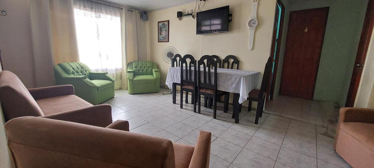 Hostel Casa Marina プエルト・リモン エクステリア 写真