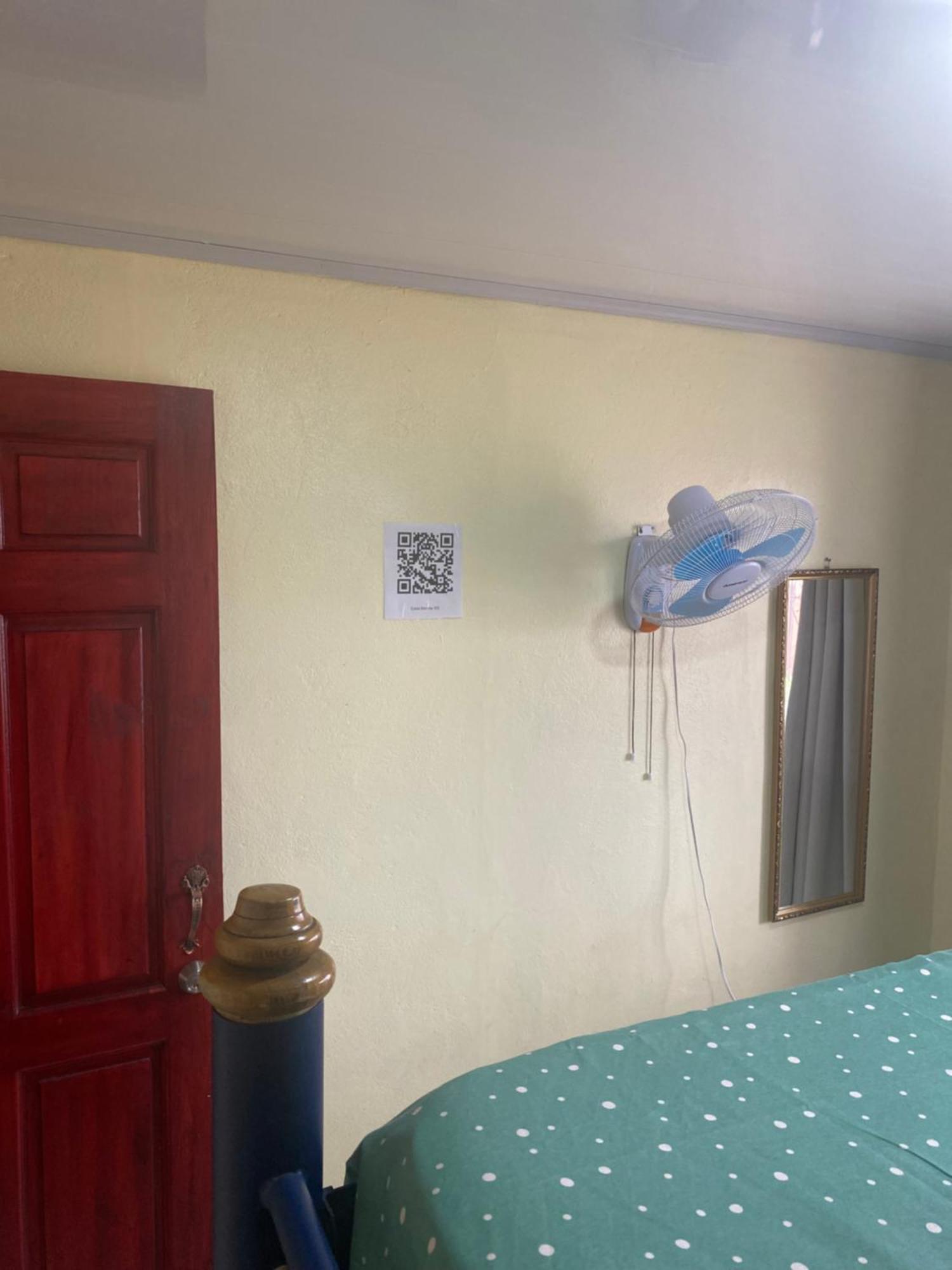 Hostel Casa Marina プエルト・リモン エクステリア 写真