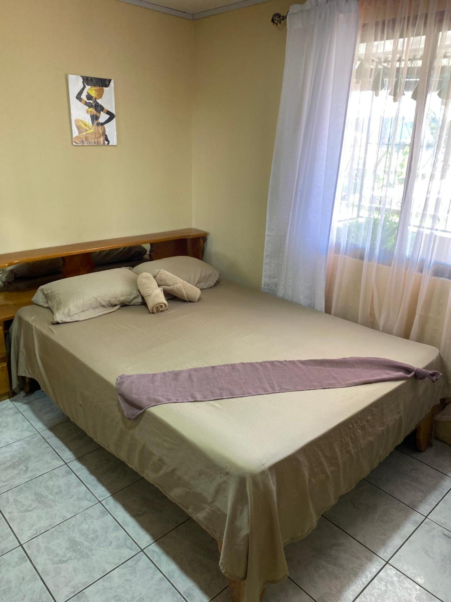 Hostel Casa Marina プエルト・リモン エクステリア 写真