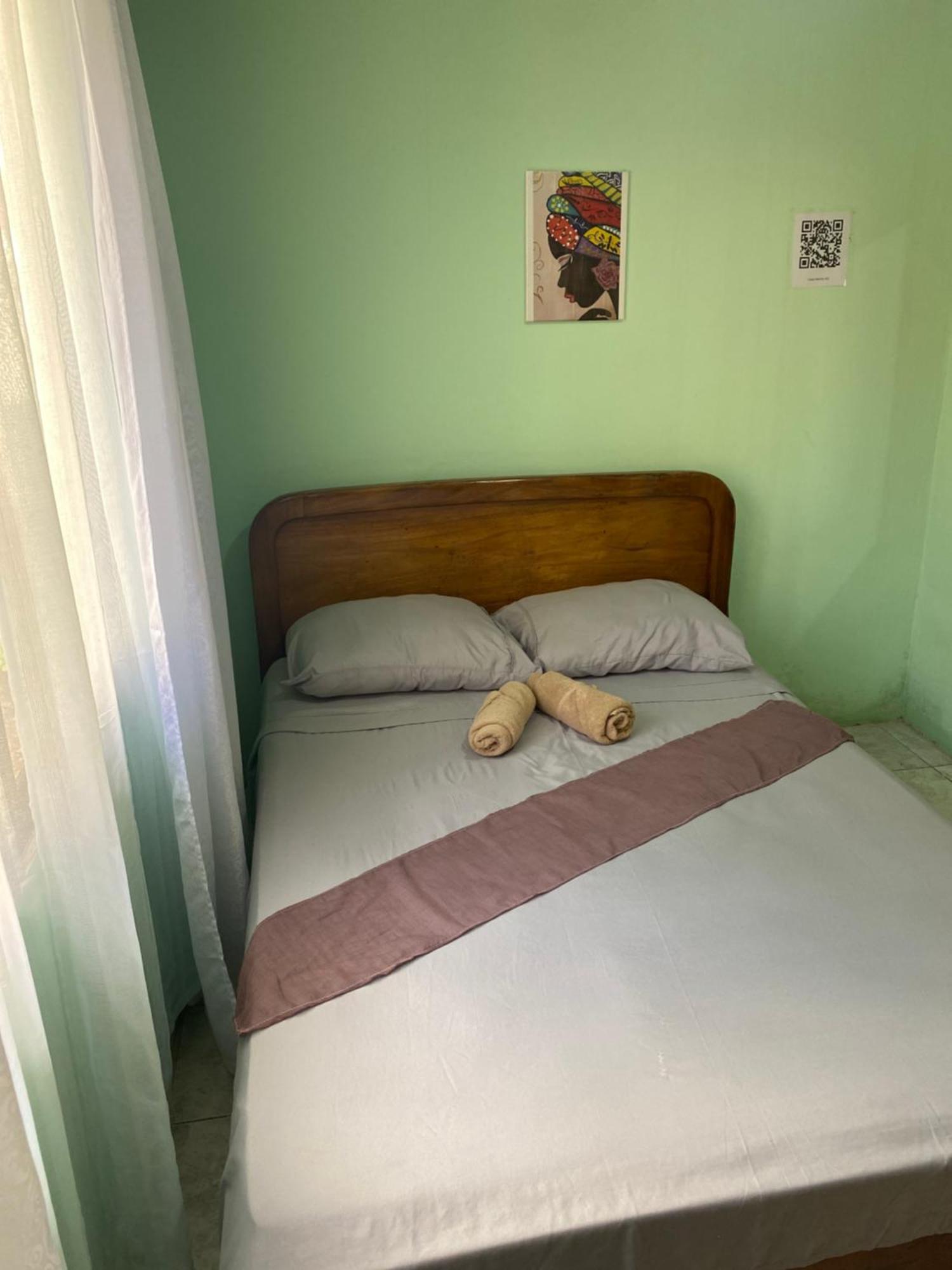 Hostel Casa Marina プエルト・リモン エクステリア 写真